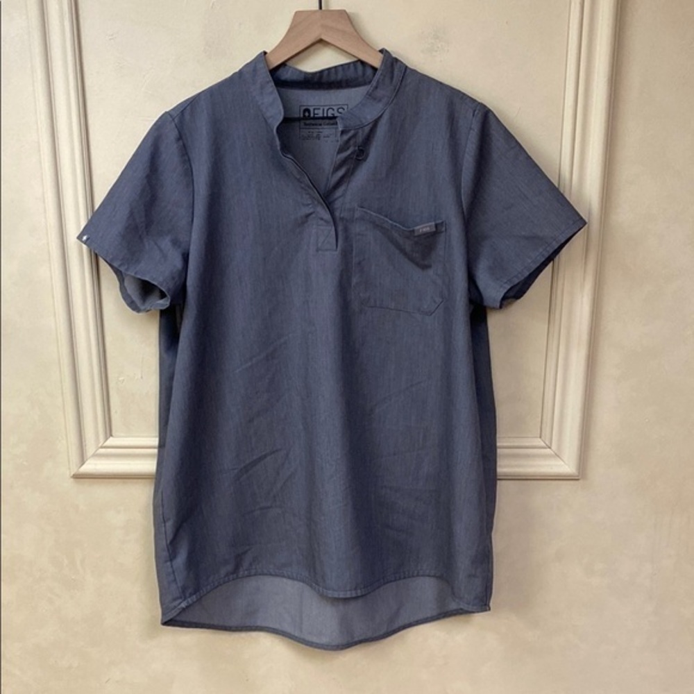 Figs Technical Collection Gray Scrub Top Large